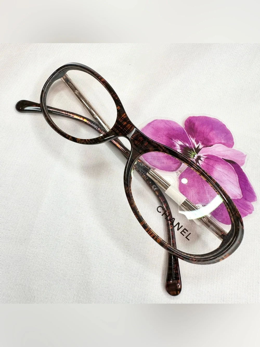 CHANEL Brown Tortoiseshell Oval Women's Glasses 3217 c.1204